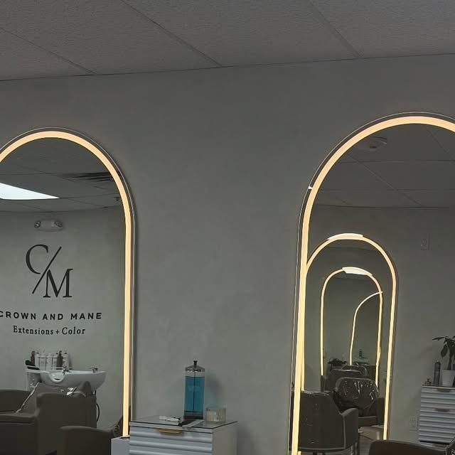 The Crown and Mane salon interior